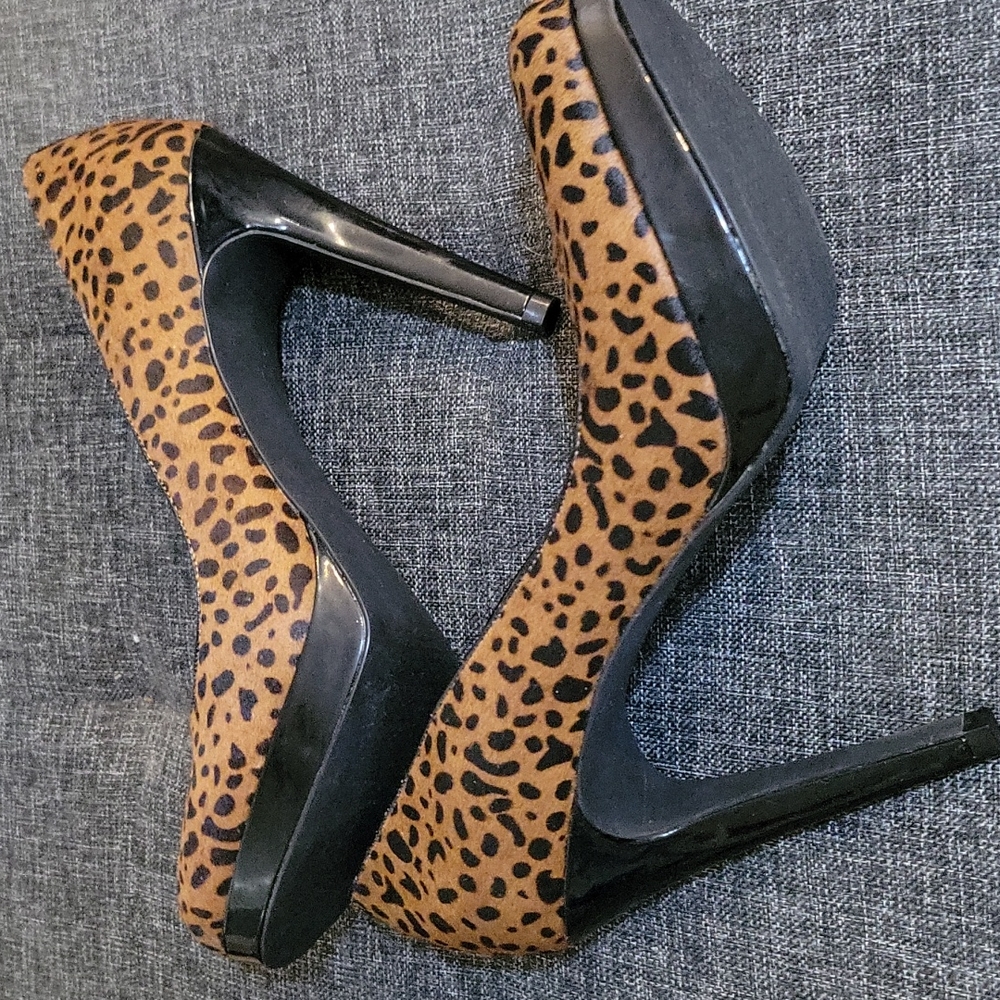 Via Neroli Faux Fur 5" Cheetah Print Heels Size 8.5